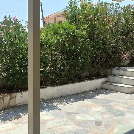 Marina-anna מלון דירות Afrato