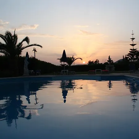 Marina-anna Aparthotel 3*