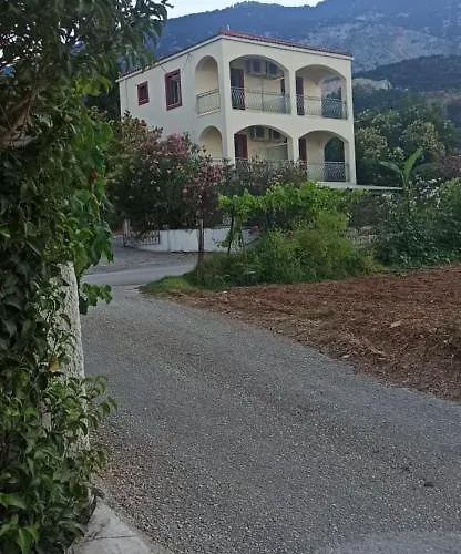 Apart-hotel Marina-anna 3*